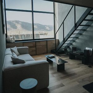 Deluxe Studio